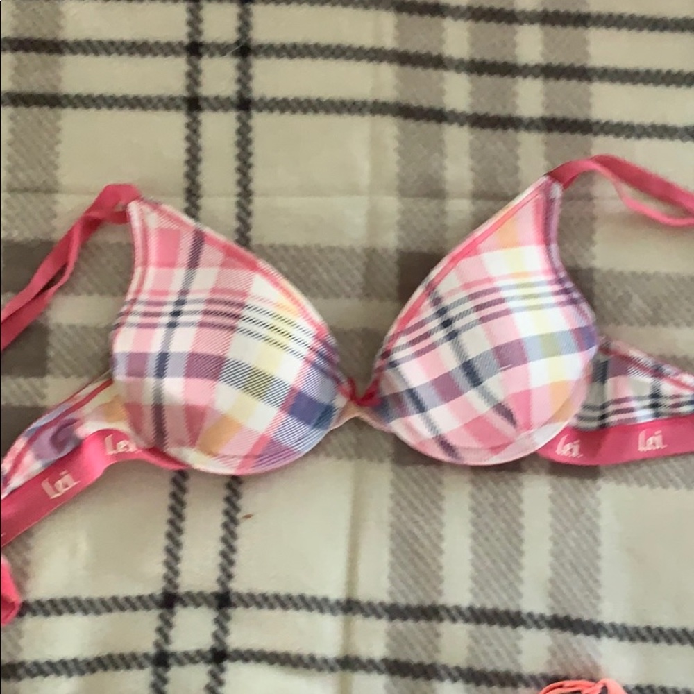 3 bras - Picture 2 of 4